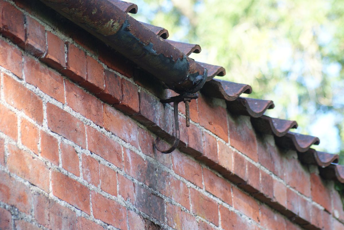 The Gutter Scroll: Sutton-on-Trent – Ghosts, Scrolls, and Garden Invites